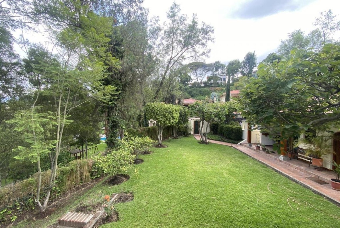Quito – Cumbayá – Casa Una Planta en Urbanización Pallares Meneses