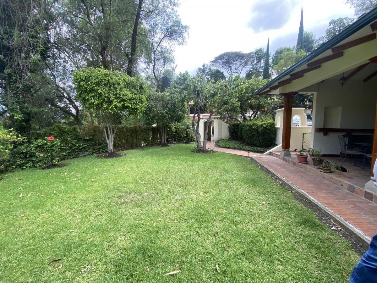 Quito – Cumbayá – Casa Una Planta en Urbanización Pallares Meneses