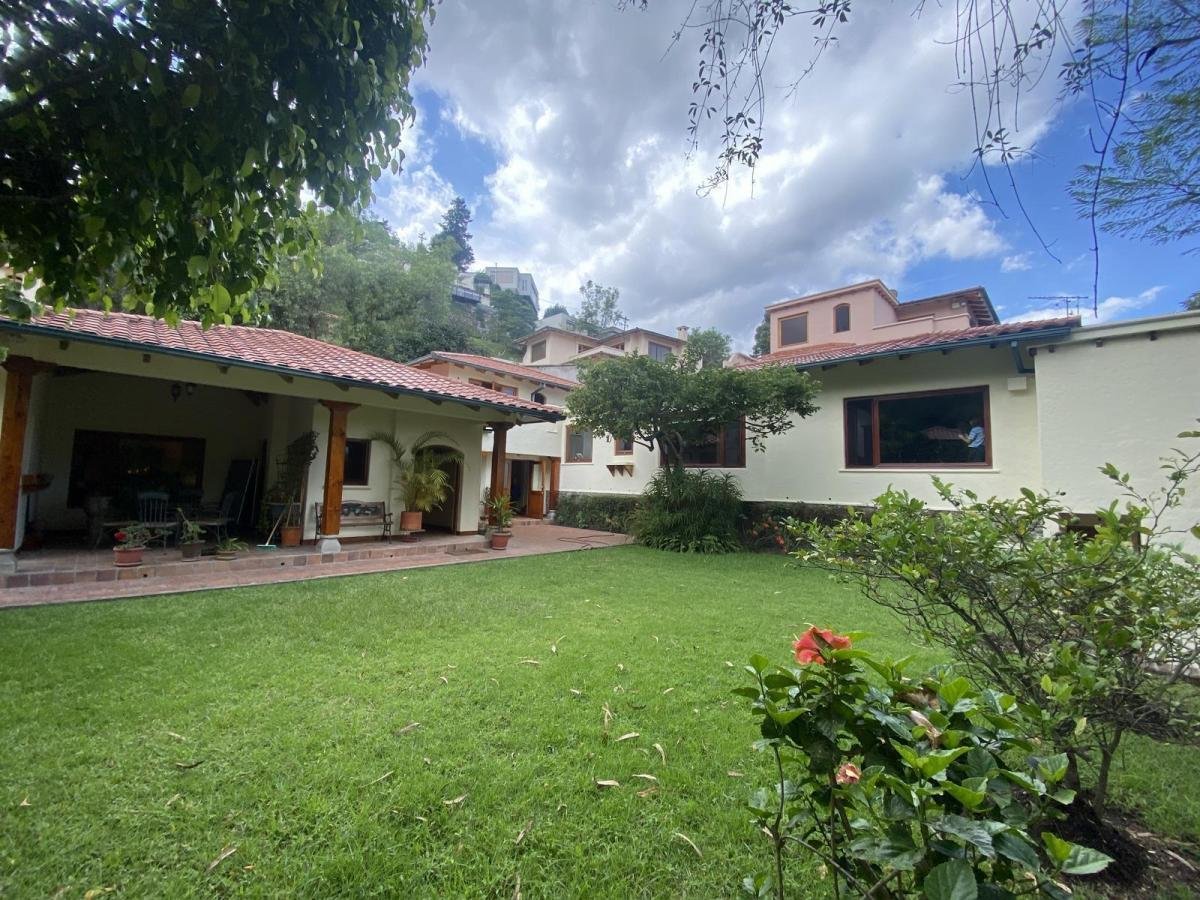 Quito – Cumbayá – Casa Una Planta en Urbanización Pallares Meneses