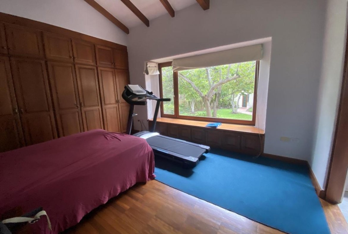 Quito – Cumbayá – Casa Una Planta en Urbanización Pallares Meneses