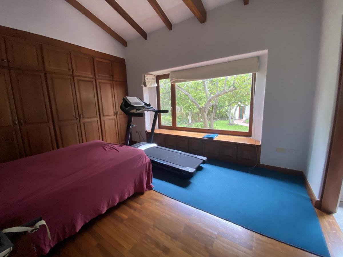 Quito – Cumbayá – Casa Una Planta en Urbanización Pallares Meneses