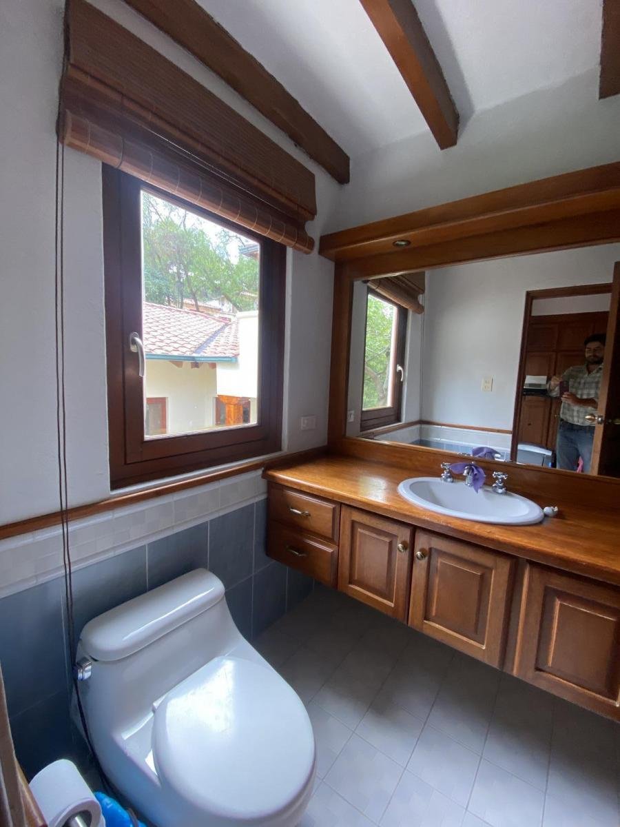 Quito – Cumbayá – Casa Una Planta en Urbanización Pallares Meneses